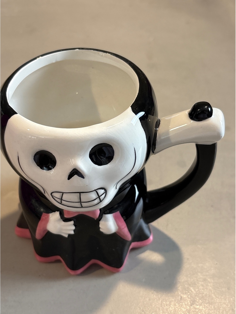 Hyde and Eek Boutique Skull Character Ceramic Mug Cute Halloween Gift